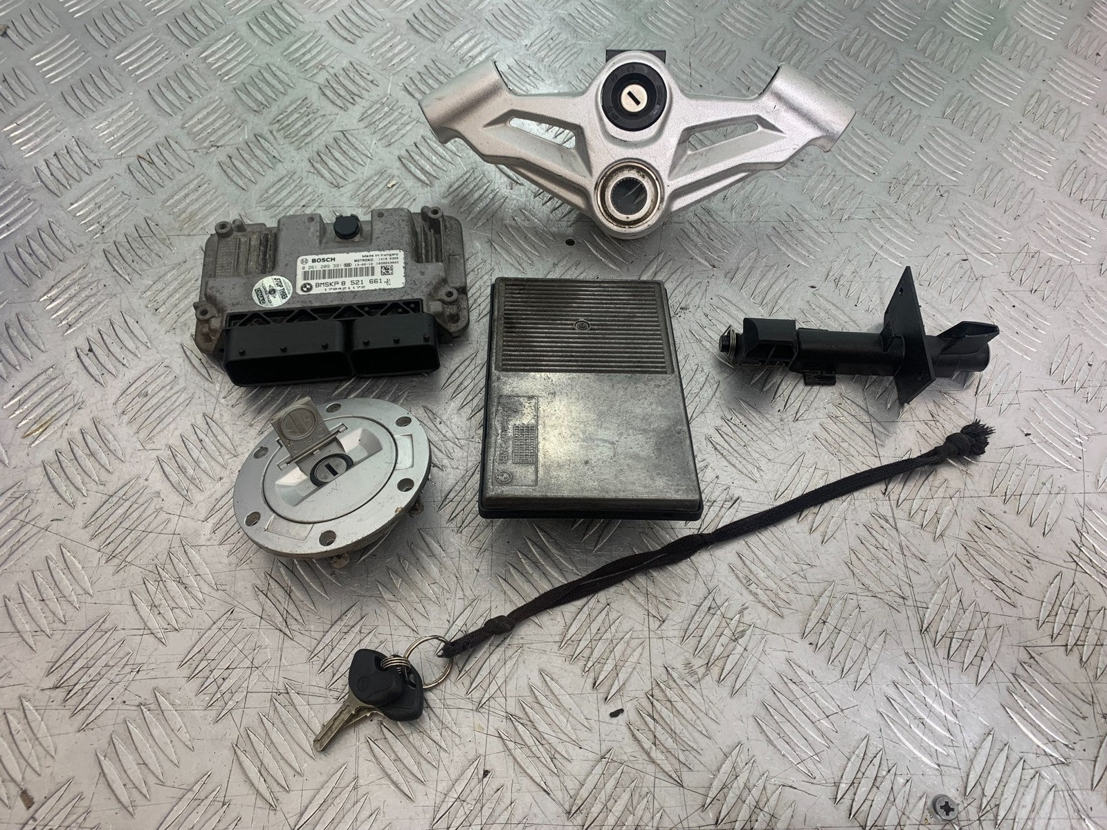BMW K1300 S K 1300 S ECU LOCKS KEY  YEAR 2009-16 (CMB1216)