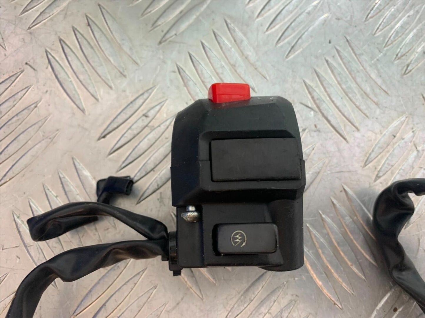 MUTT GT-SS 125 RIGHT SWITCH GEAR YEAR 2020- 2024 (CMB1085)