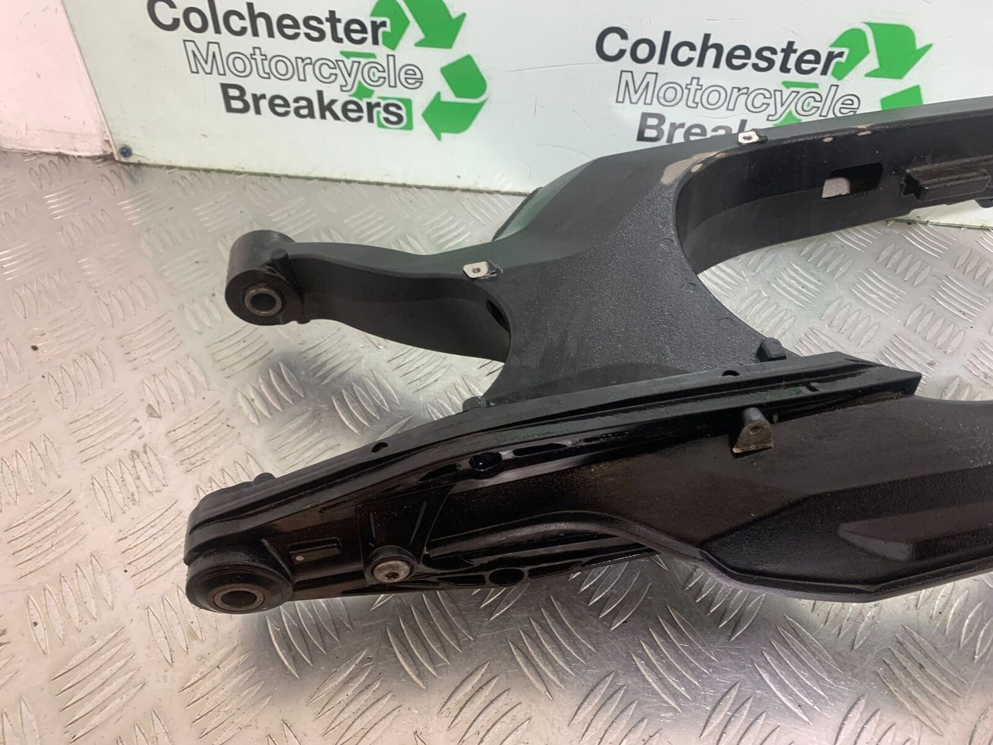 TRIUMPH TIGER 800 SWINGARM YEAR 2011-2014 (CMB1113)