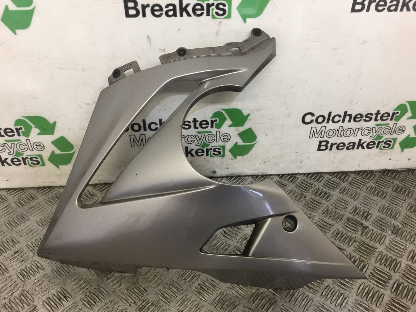 KAWASAKI ER6 F LEFT BELLY PAN  YEAR 2009-2011 (STOCK 412)