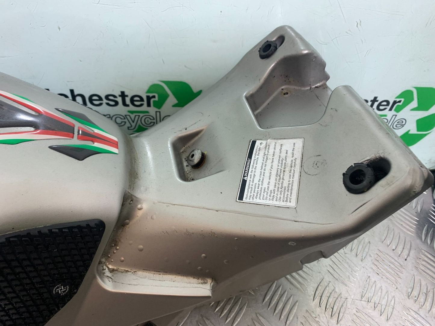 APRILIA TUONO 1000 V4 PETROL TANK  YEAR 2013-2014  (CMB1239)