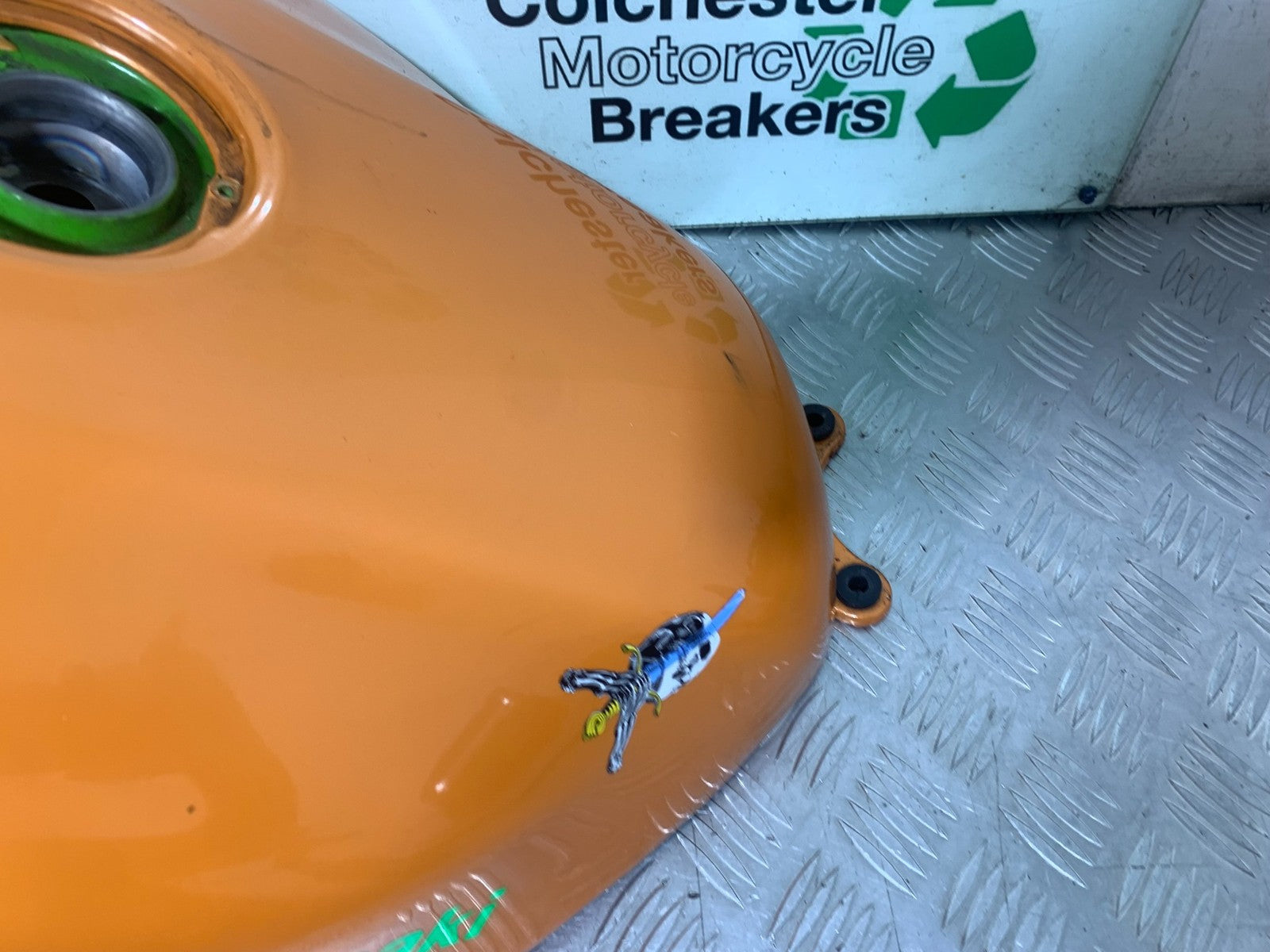 KAWASAKI ZX9R ZX9 E1 PETROL TANK  YEAR 2000-01 (CMB1171)