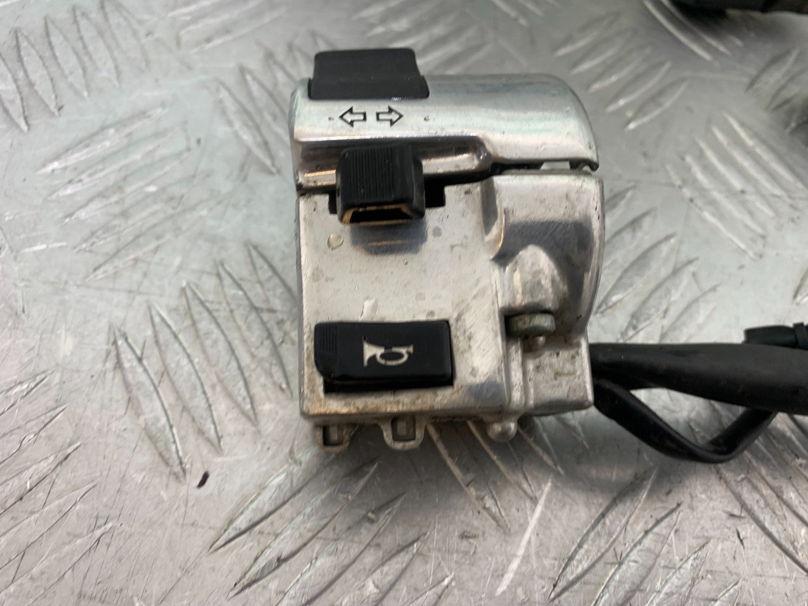 HONDA VT750 SHADOW LEFT SWITCH GEAR  YEAR 2003-2004 (CMB1265)
