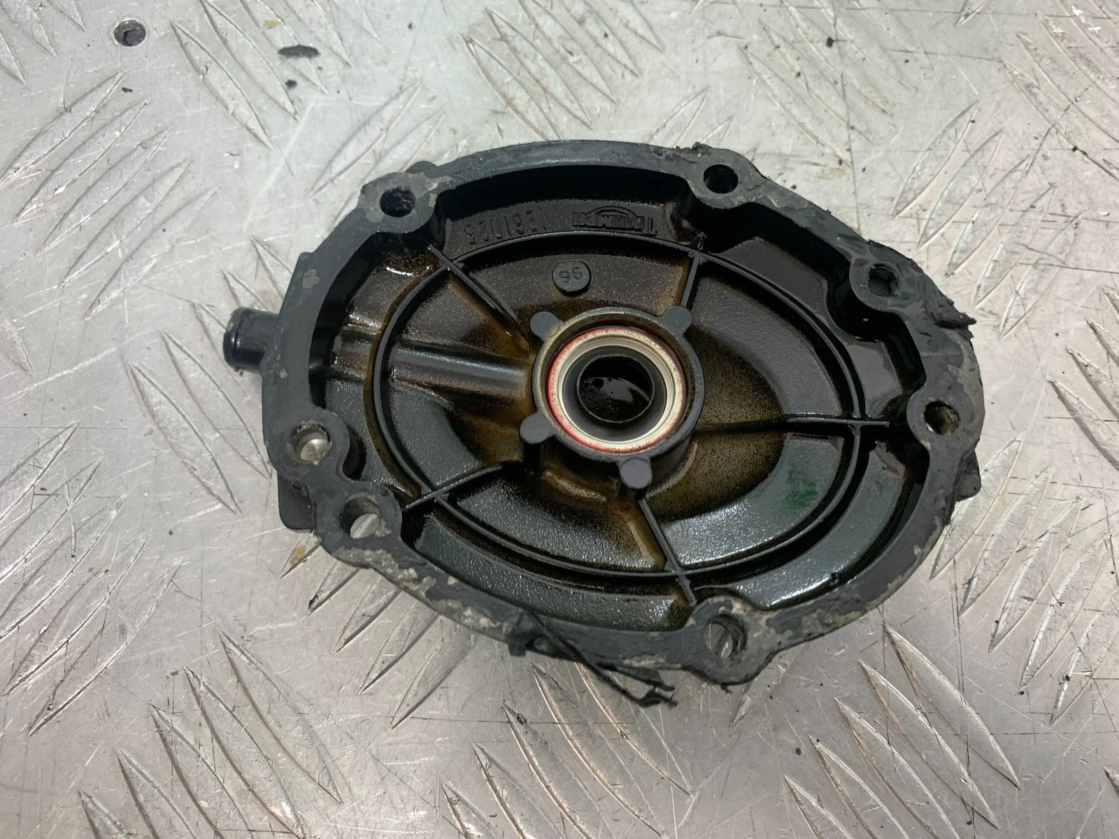 TRIUMPH 955i SPRINT ST ENGINE COVER YEAR 1999-2004