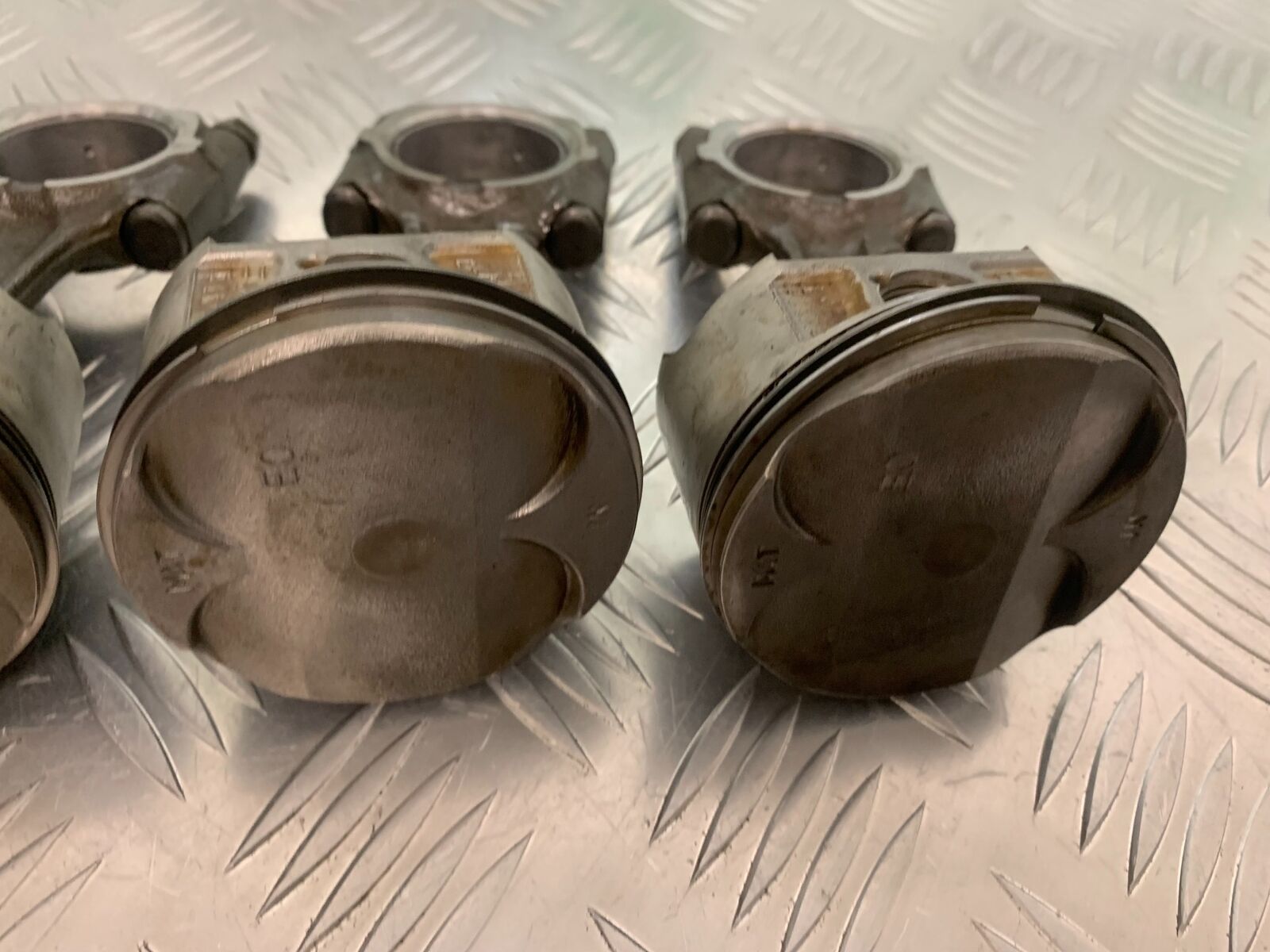 HONDA CBR1100 BLACKBIRD CONRODS AND PISTONS  YEAR 1999-05 (STOCK 961)