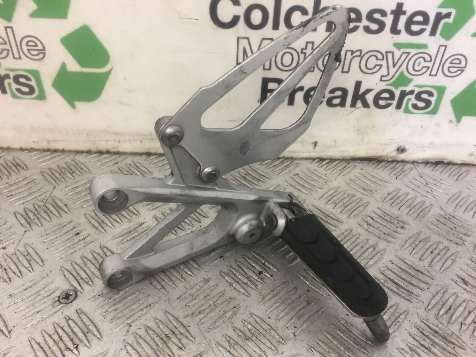 HONDA CBR600 CBR 600 F4I SPORT FRONT LEFT HANGER  YEAR 2001-06  (STOCK 628)