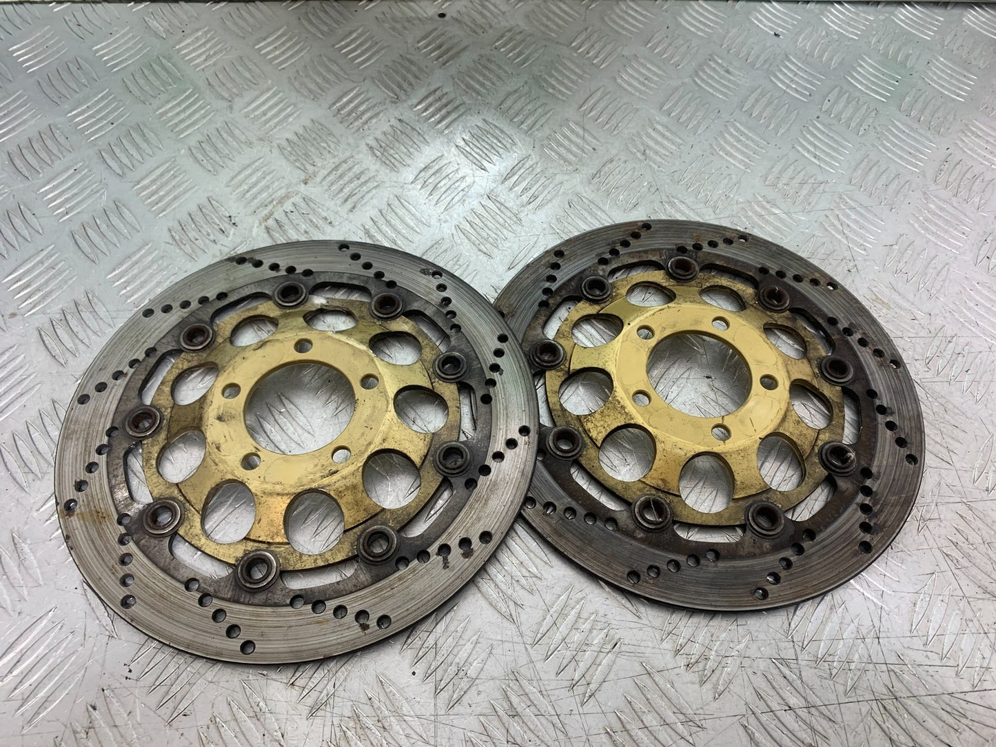 SUZUKI GSF600 GSF 600 BANDIT FRONT BRAKE DISCS   2000-2004 (CMB1269)