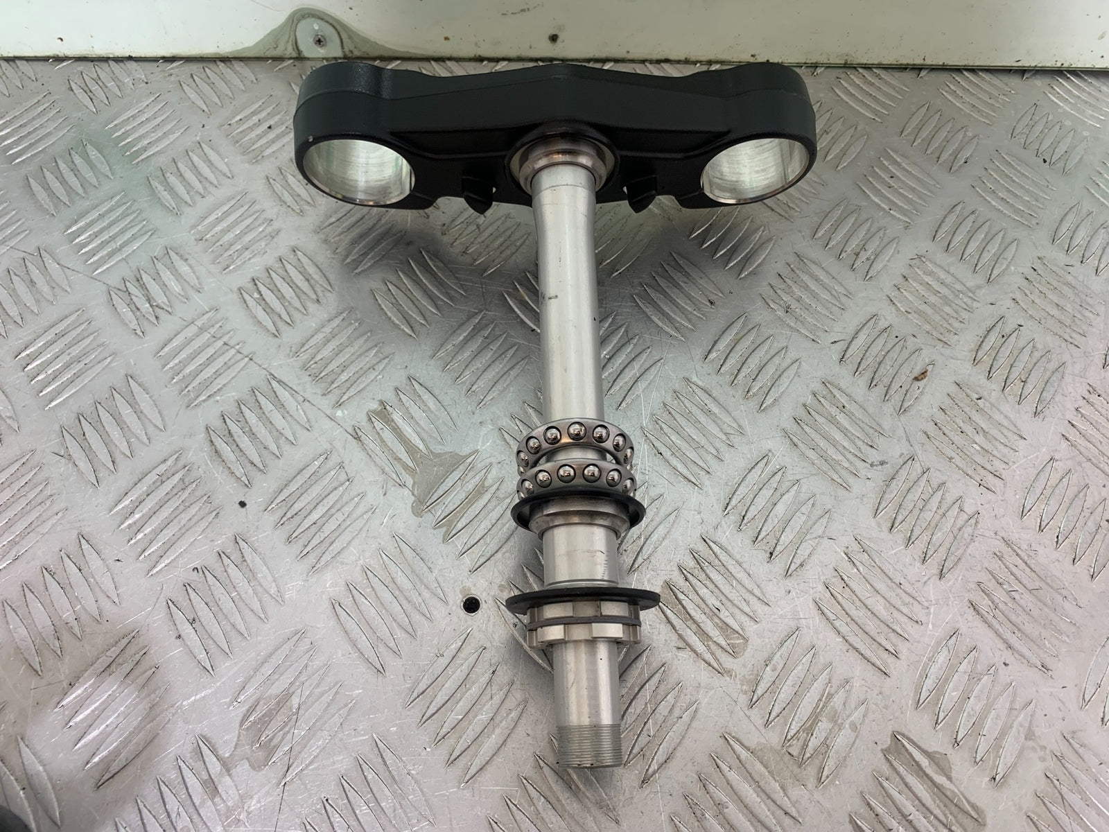 TRIUMPH TRIDENT 660 BOTTOM YOKE  YEAR 2021-2024 (CMB1148)