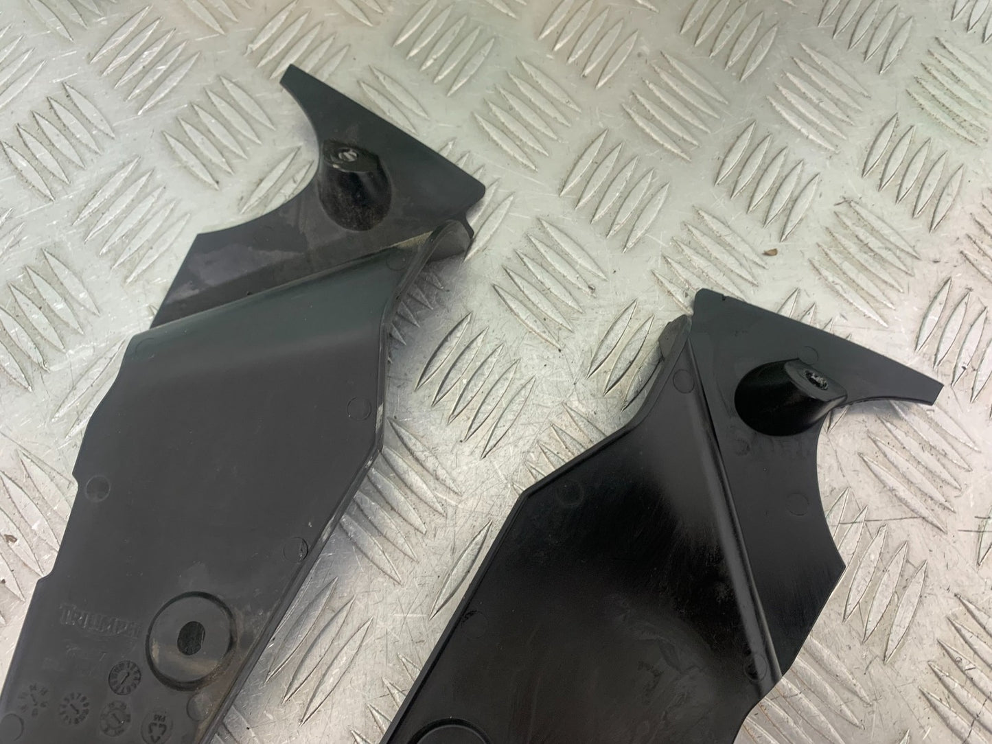 TRIUMPH TIGER 800 XRT LEFT AND RIGHT INNER INFILLS  2018-2020 (CMB1193)