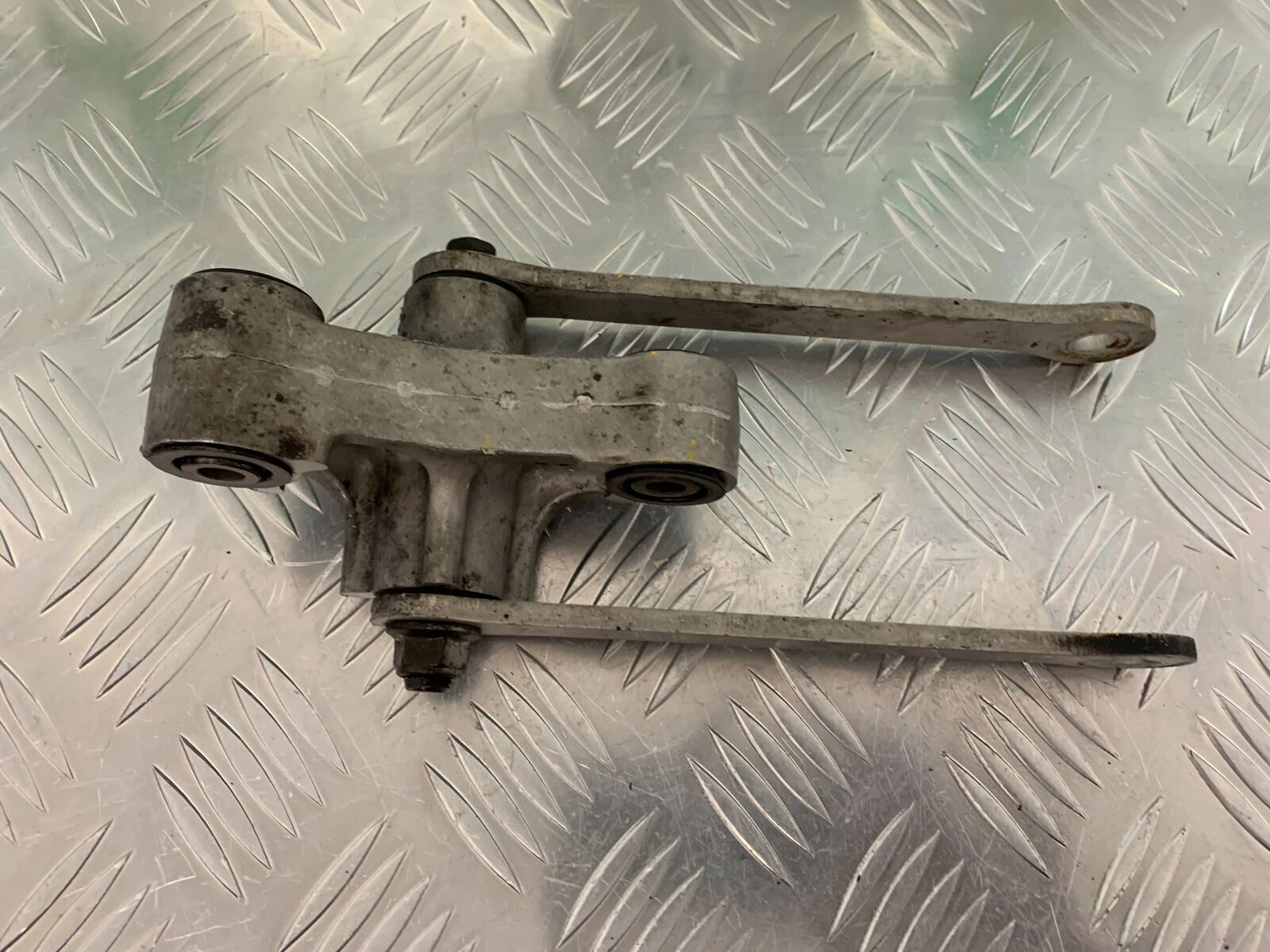 KAWASAKI ZX9R ZX9 C REAR SHOCK LINKAGE  YEAR 1998-99 (STOCK 957)