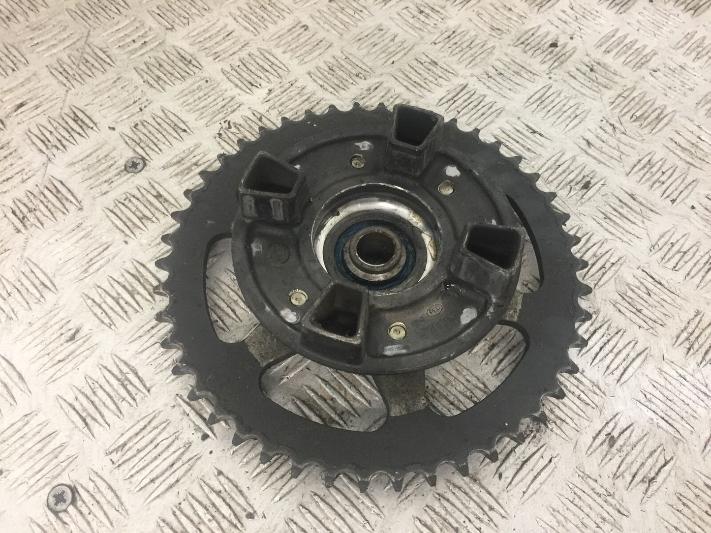 KAWASAKI KLE 650 VERSYS SPROCKET CARRIER   YEAR 2010 (STOCK 775)