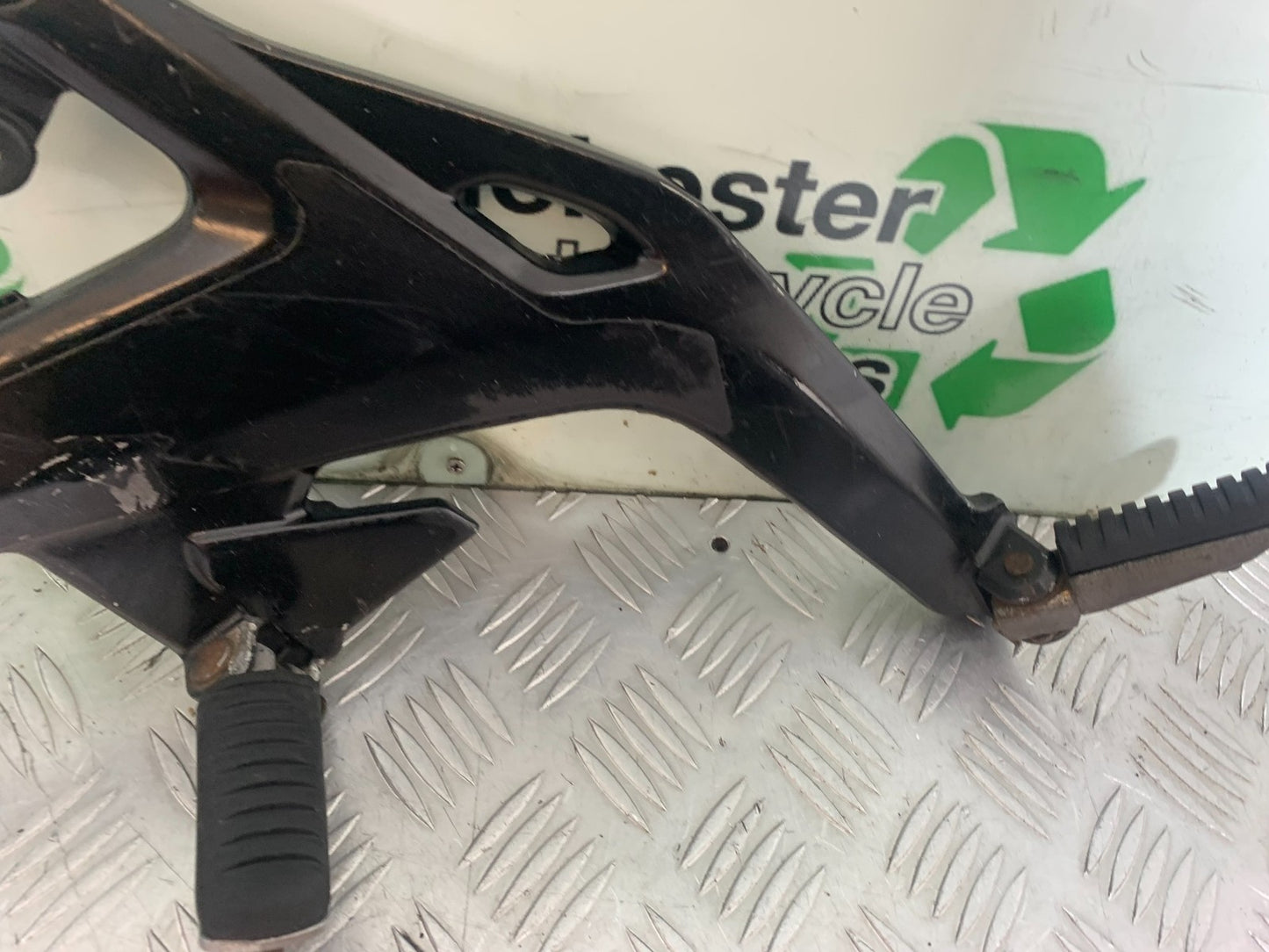 KAWASAKI ER6 N LEFT HANGER YEAR 2012-2017 (CMB1324)