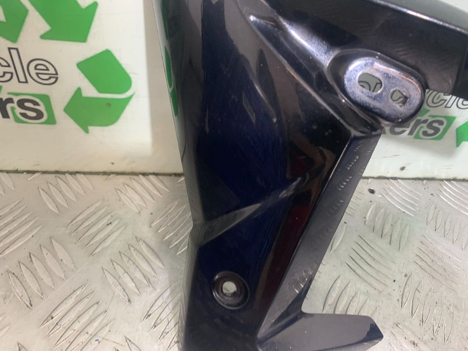 TRIUMPH 675 STREET TRIPLE LEFT RADIATOR COWL   2013-2016 (CMB1186)