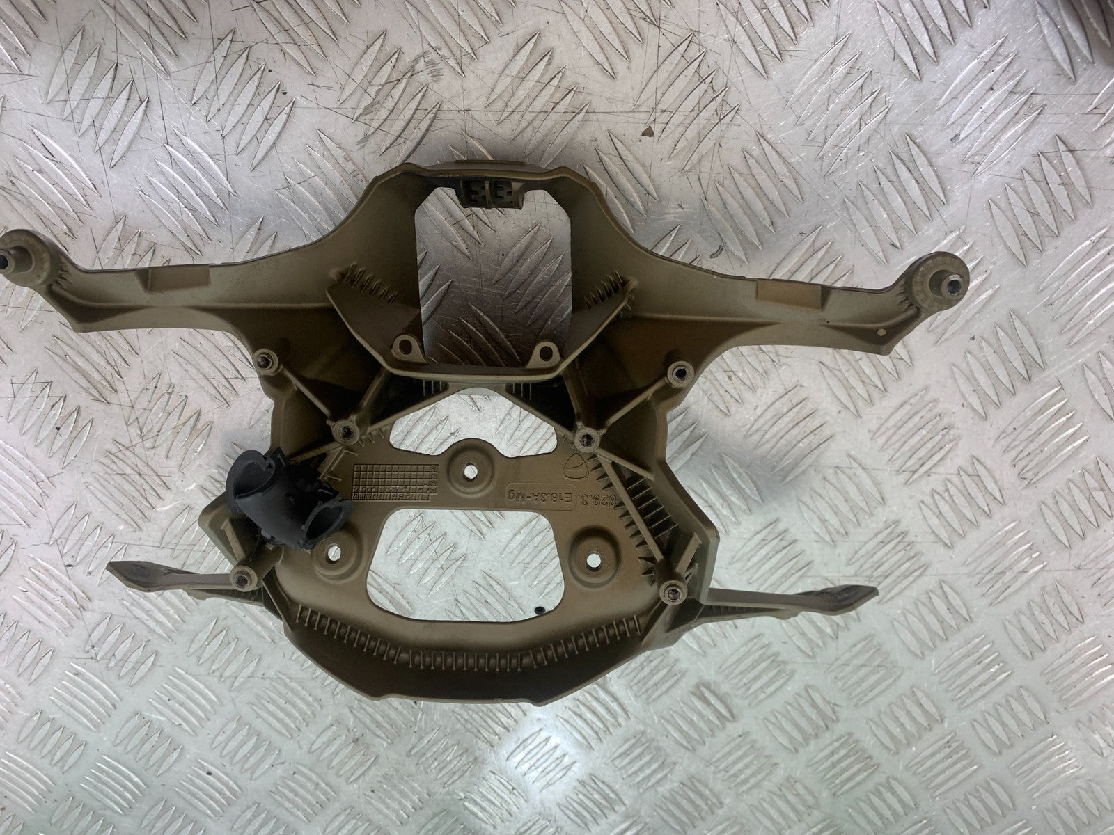 DUCATI 1299 PANIGALE FAIRING BRACKET  YEAR 2016 (CMB 1187)