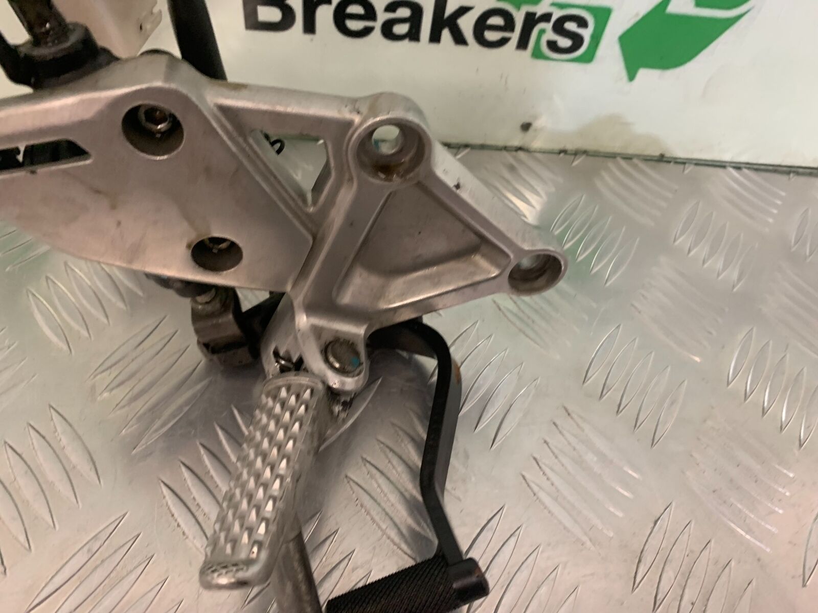 HONDA CBR650 R CBR 650R FRONT RIGHT HANGER AND PEG   YEAR 2019-2020 (STOCK 952)