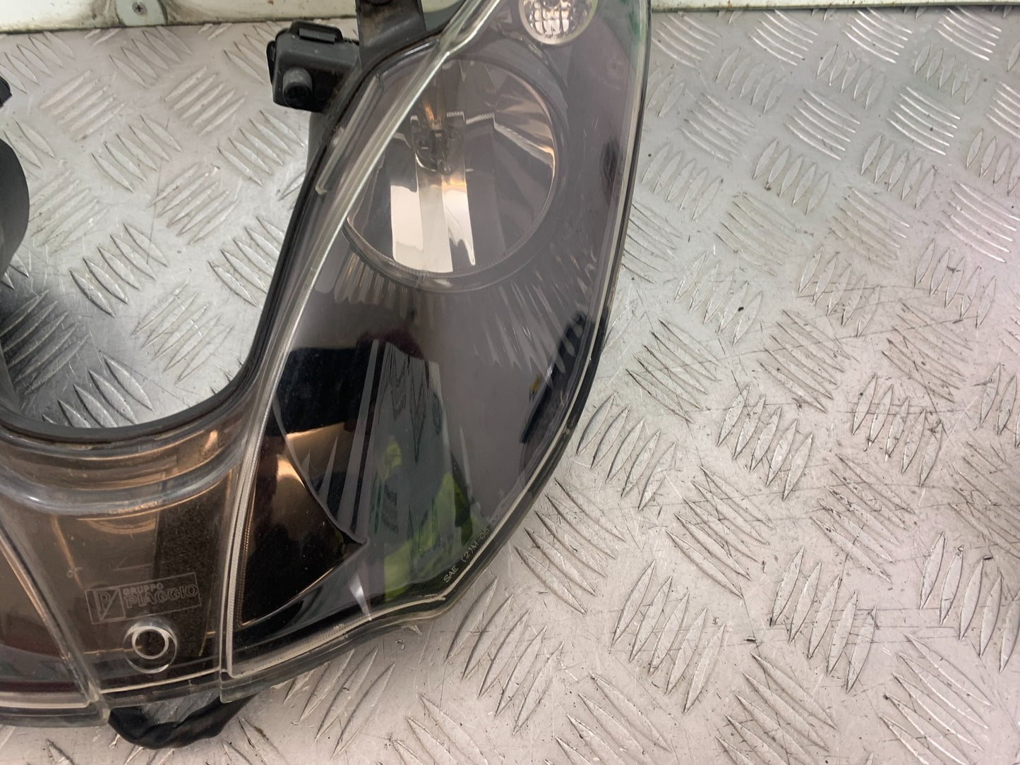 PIAGGIO MP3 250 ie HEADLIGHT  YEAR 2007 (CMB1307)