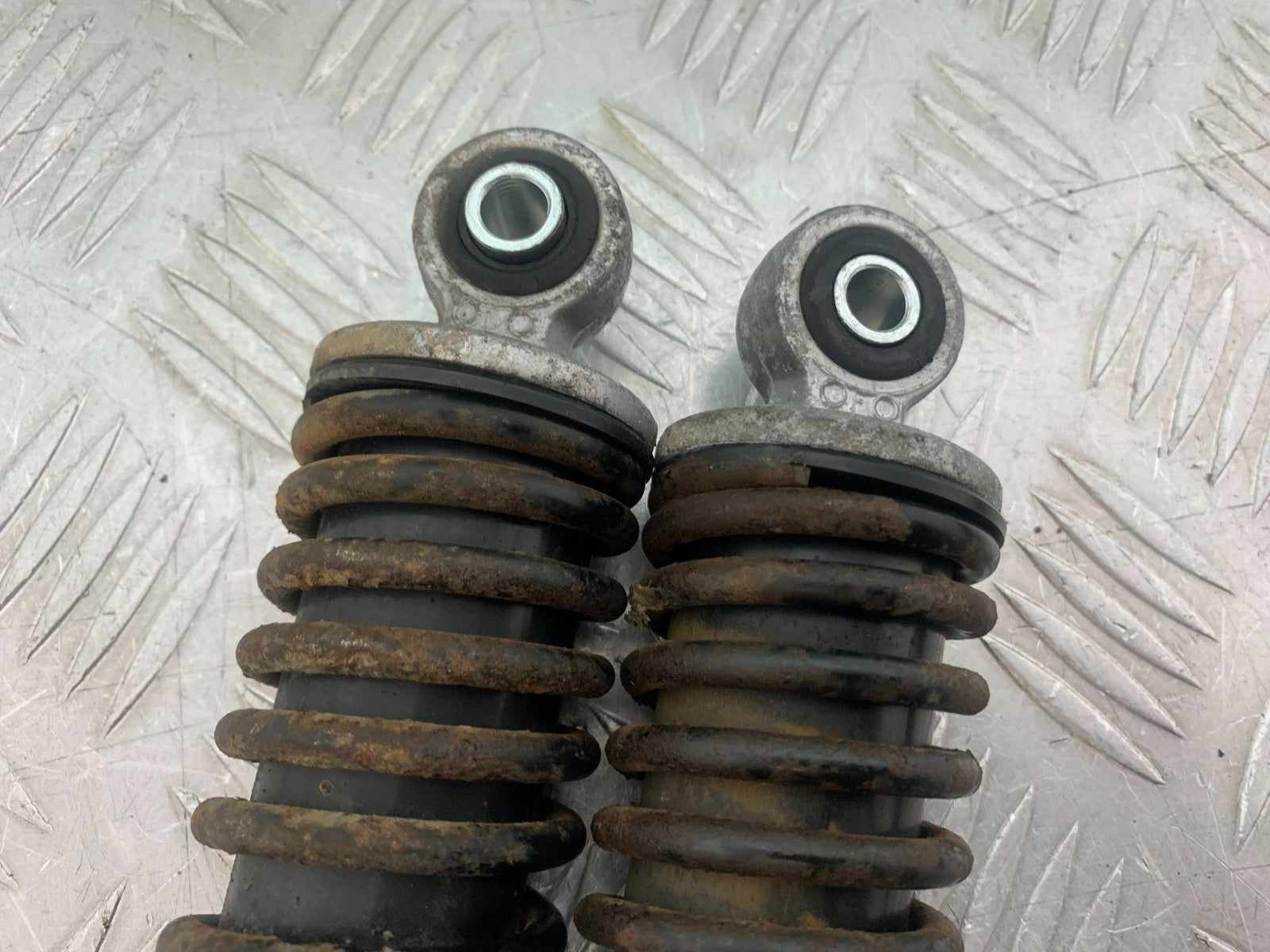SUZUKI AN 200 UH 200 REAR SHOCKS  YEAR 2007-2009 (CMB1256)