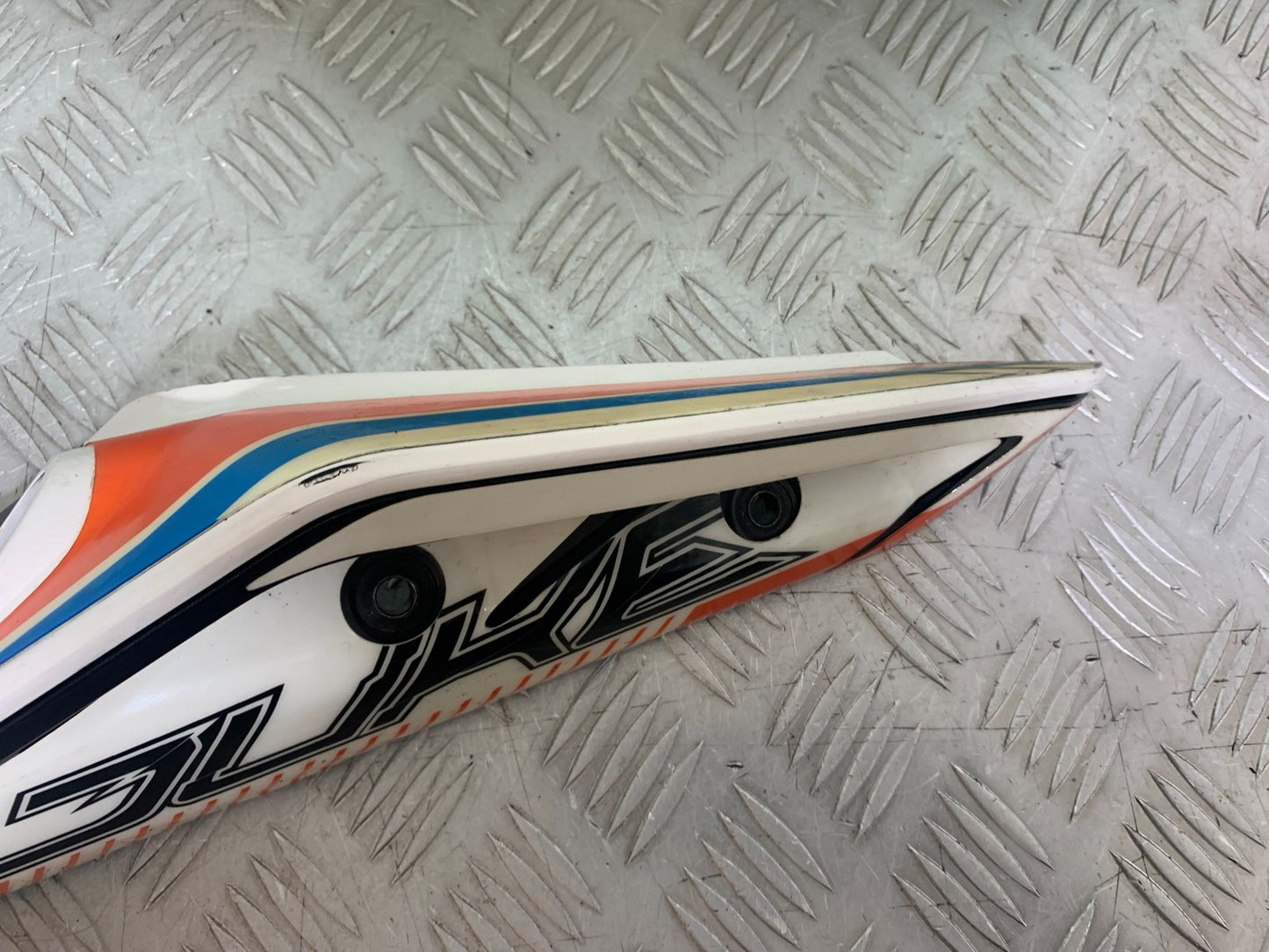 KTM DUKE 125 LEFT SEAT PANEL YEAR 2017-2022 (CMB1222)
