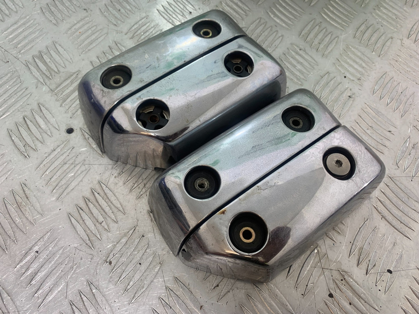 YAMAHA XV535 XV 535 VIRAGO CYLINDER HEAD COVERS   YEAR 1994-02 (CMB1162)