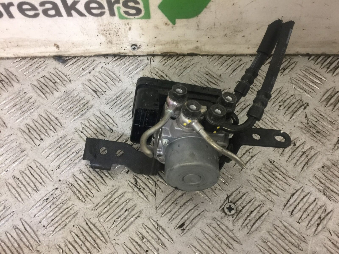 KAWASAKI Z400 Z 400 ABS PUMP  YEAR 2019  (STOCK 672)
