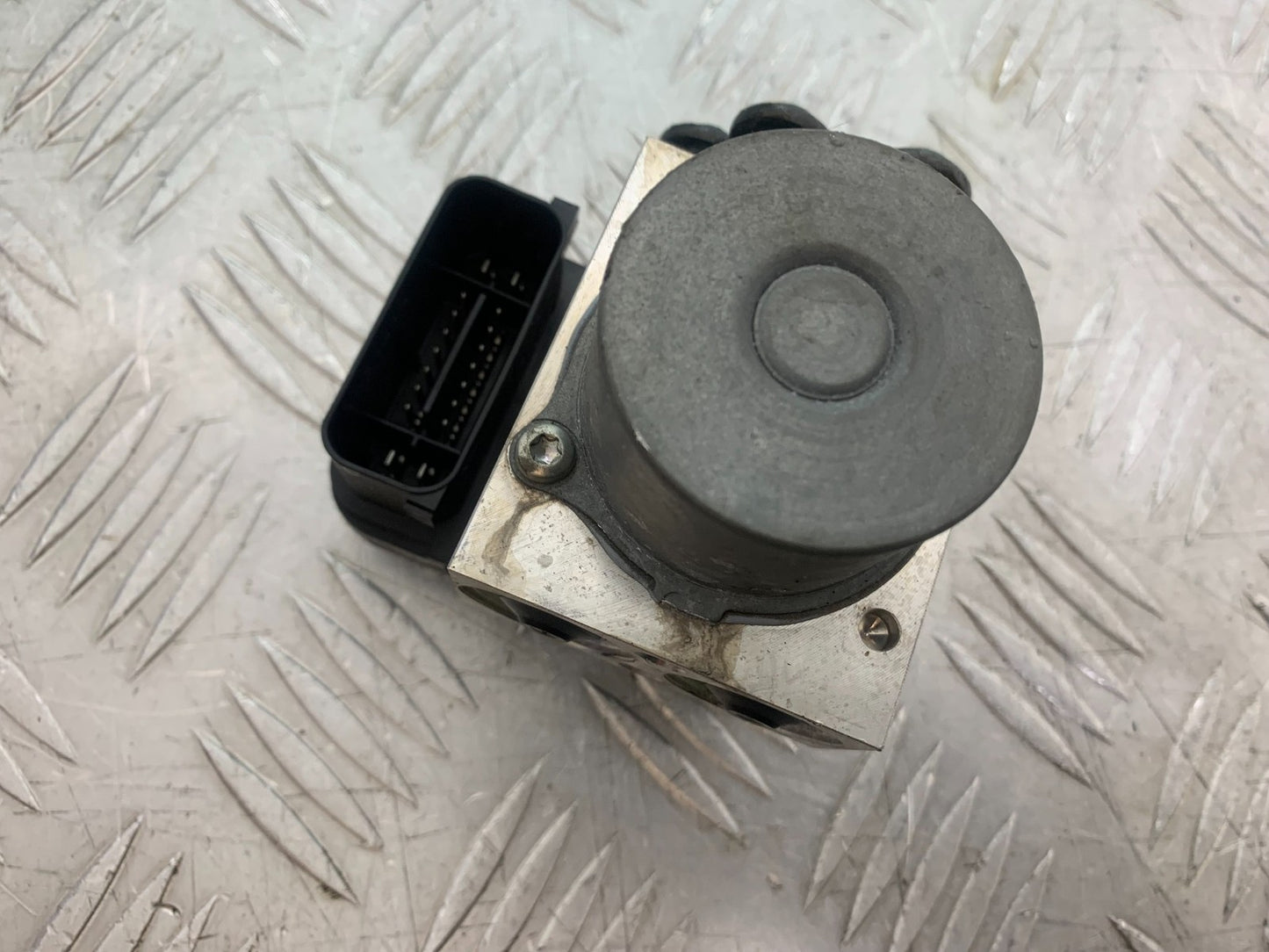 YAMAHA YZF R7 ABS PUMP  YEAR 2022-2025 (CMB1255)