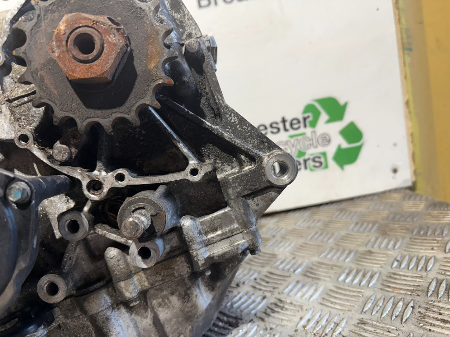 TRIUMPH 955i DAYTONA ENGINE YEAR 2002-2006 (CMB1229)