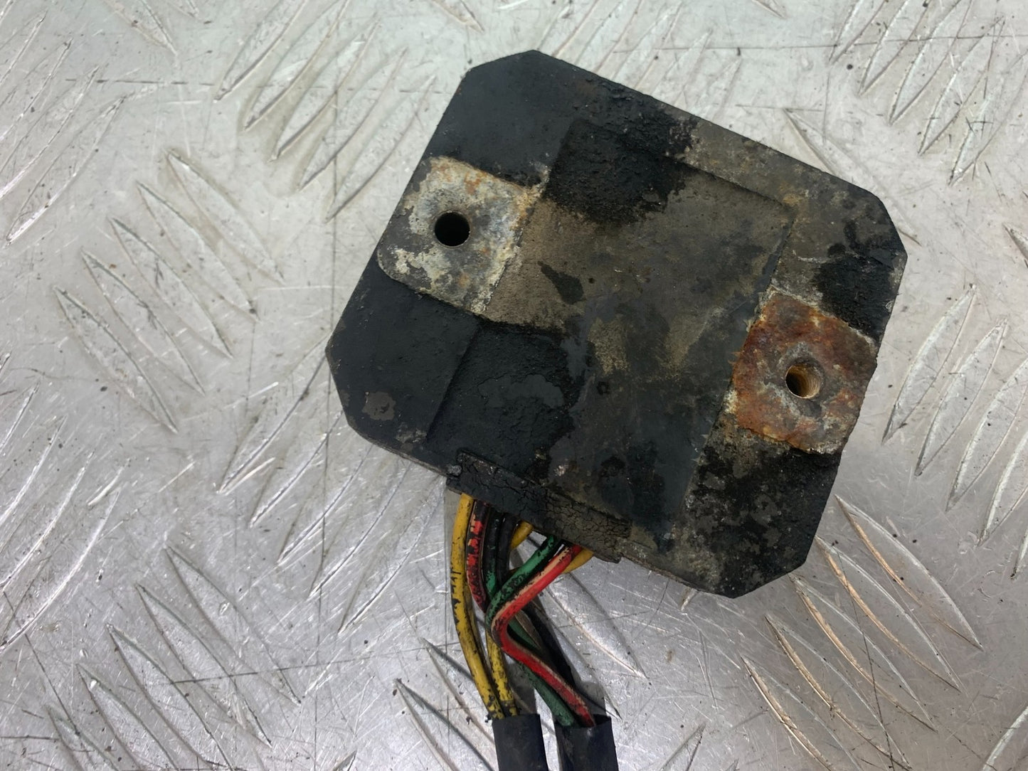 HONDA GL500 GL 500 SILVERWING REGULATOR  YEAR 1981-82 (CMB1168)