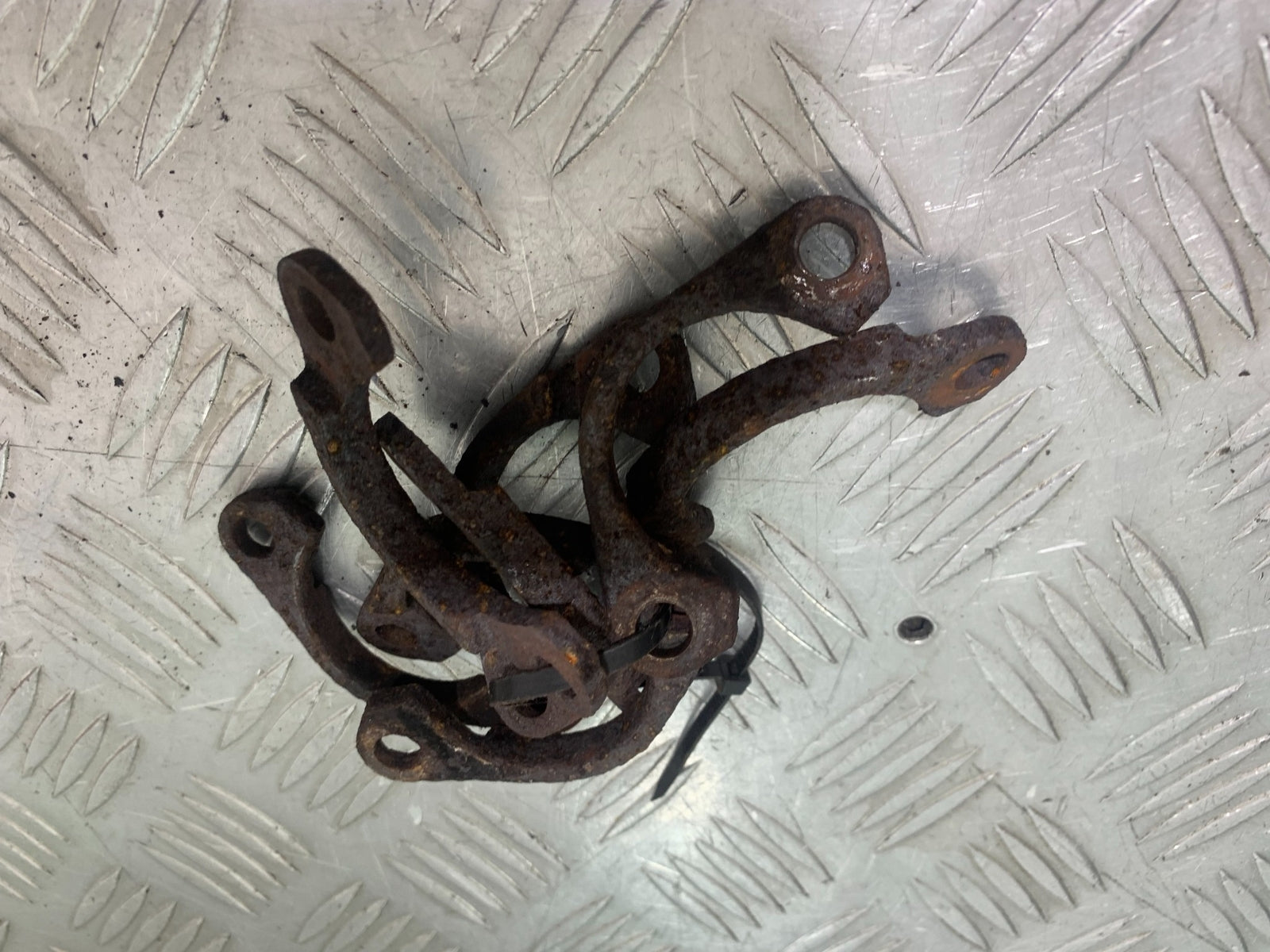 KAWASAKI ZZR1100 D EXHAUST CLAMPS  YEAR 1993-2001 (CMB1164)