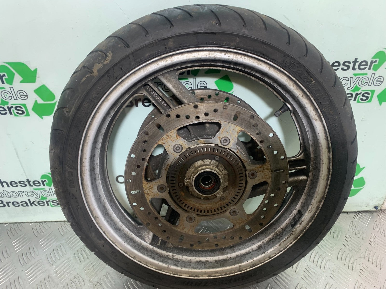 HONDA NT 700 V DEAUVILLE FRONT WHEEL   YEAR 2006-2011 (CMB1211)