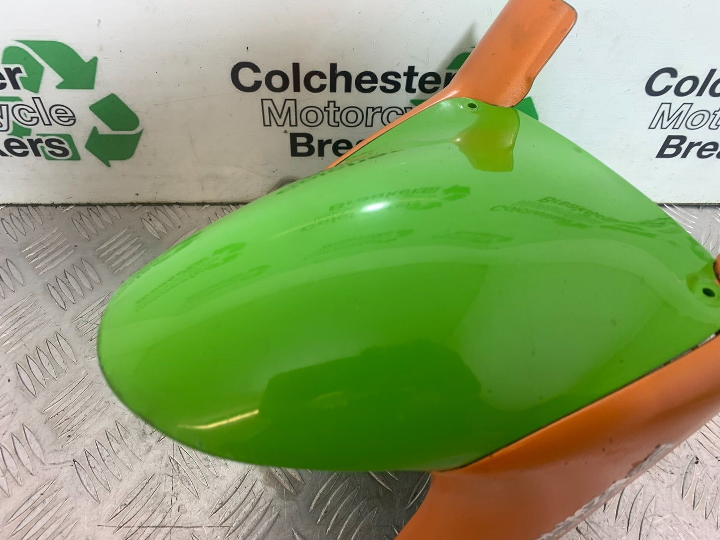 KAWASAKI ZX9R ZX9 E1 FRONT MUDGUARD  YEAR 2000-01 (CMB1171)
