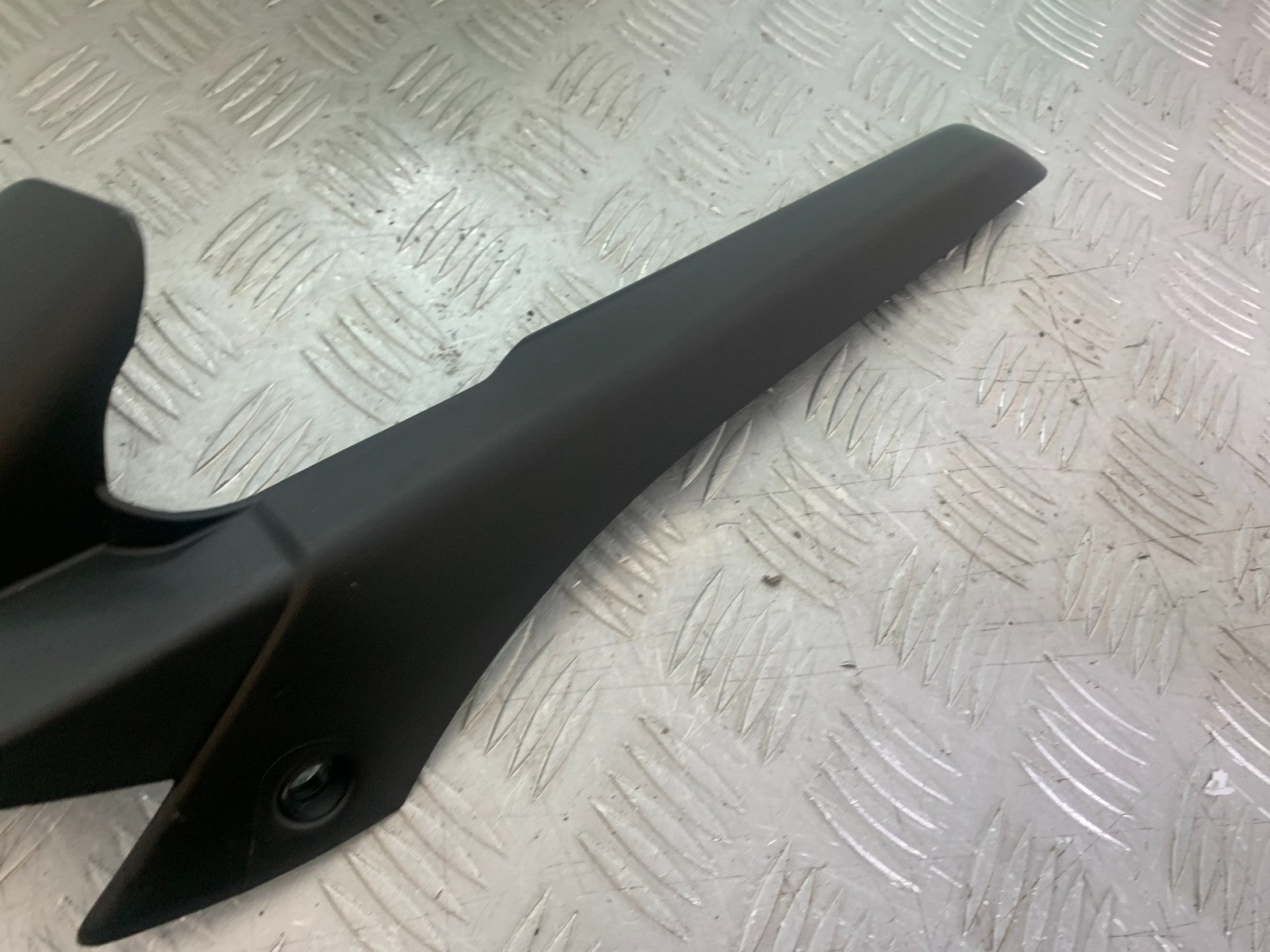 YAMAHA YZF R7 HUGGER  YEAR 2022-2025 (CMB1255)