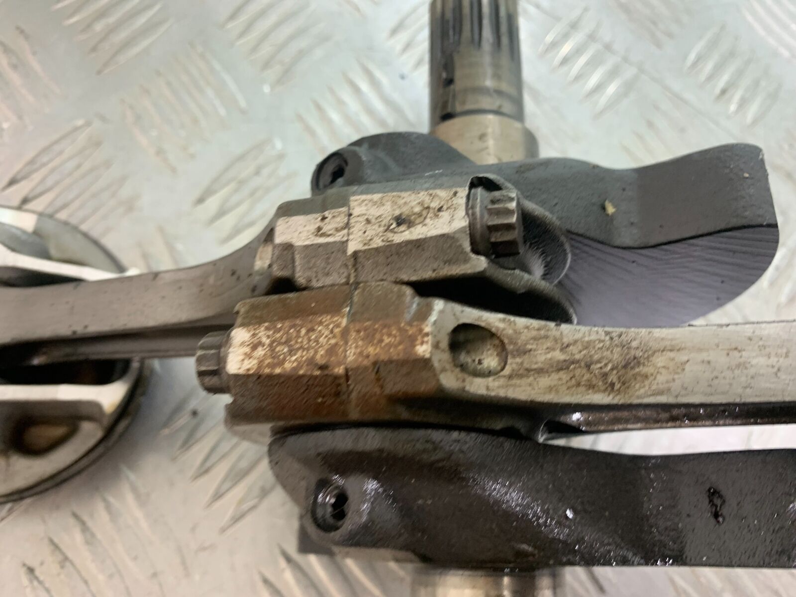 DUCATI 748 CRANKSHAFT (SOLD AS PARTS)   YEAR 1999 2003