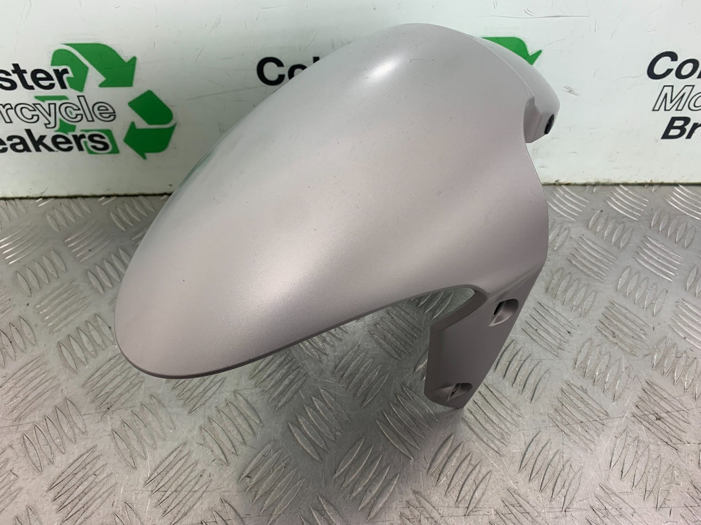 TRIUMPH 675 STREET TRIPLE RX FRONT MUDGUARD 2015-2017 (CMB1299)