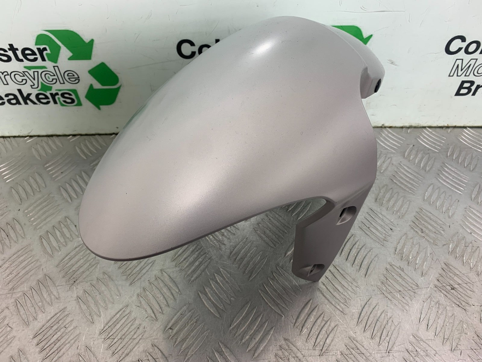 TRIUMPH 675 STREET TRIPLE RX FRONT MUDGUARD 2015-2017 (CMB1299)