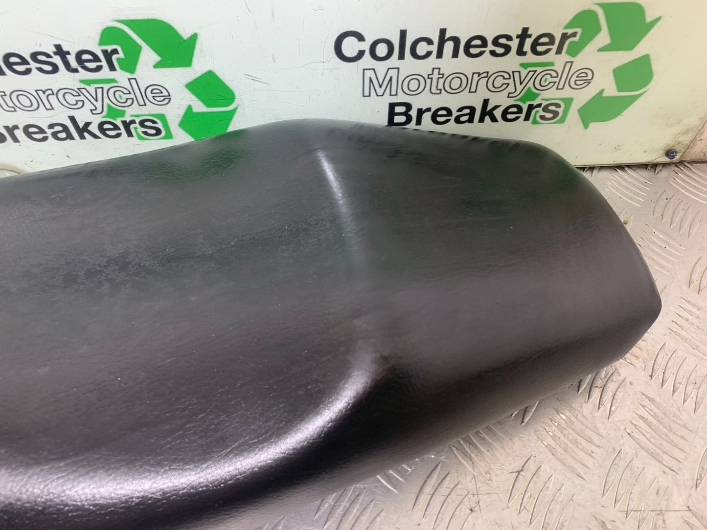 YAMAHA FZS600 FAZER 600 SEAT   YEAR 1998-2001 (CMB1267)