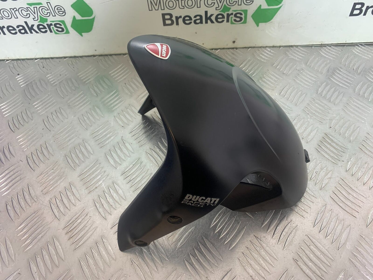 DUCATI DIAVEL 1200 PETROL FRONT MUDGUARD   YEAR 2014-17 (CMB1054)