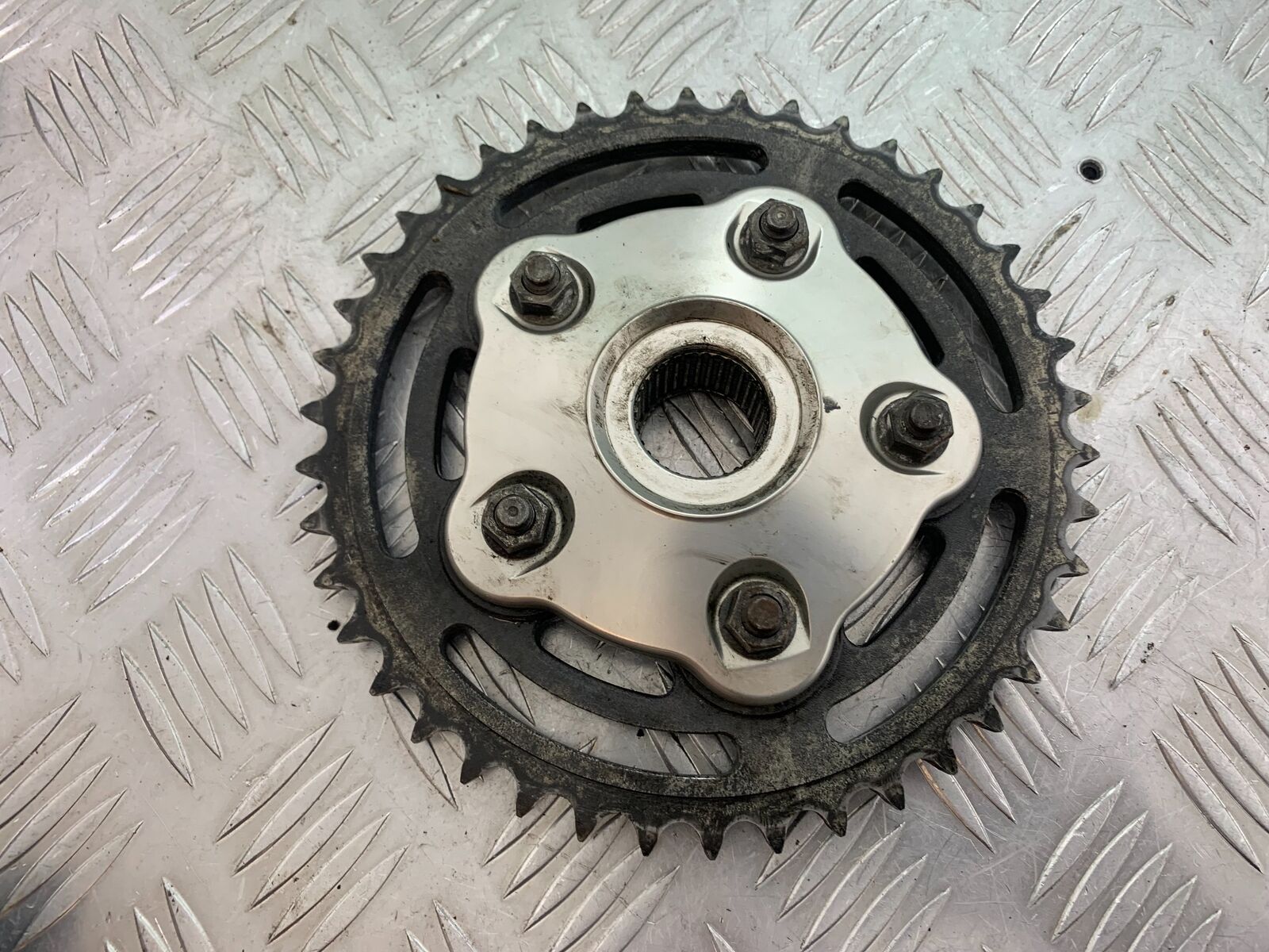 DUCATI STREETFIGHTER 848 SPROCKET CARRIER YEAR 2011-2016 (CMB1050)