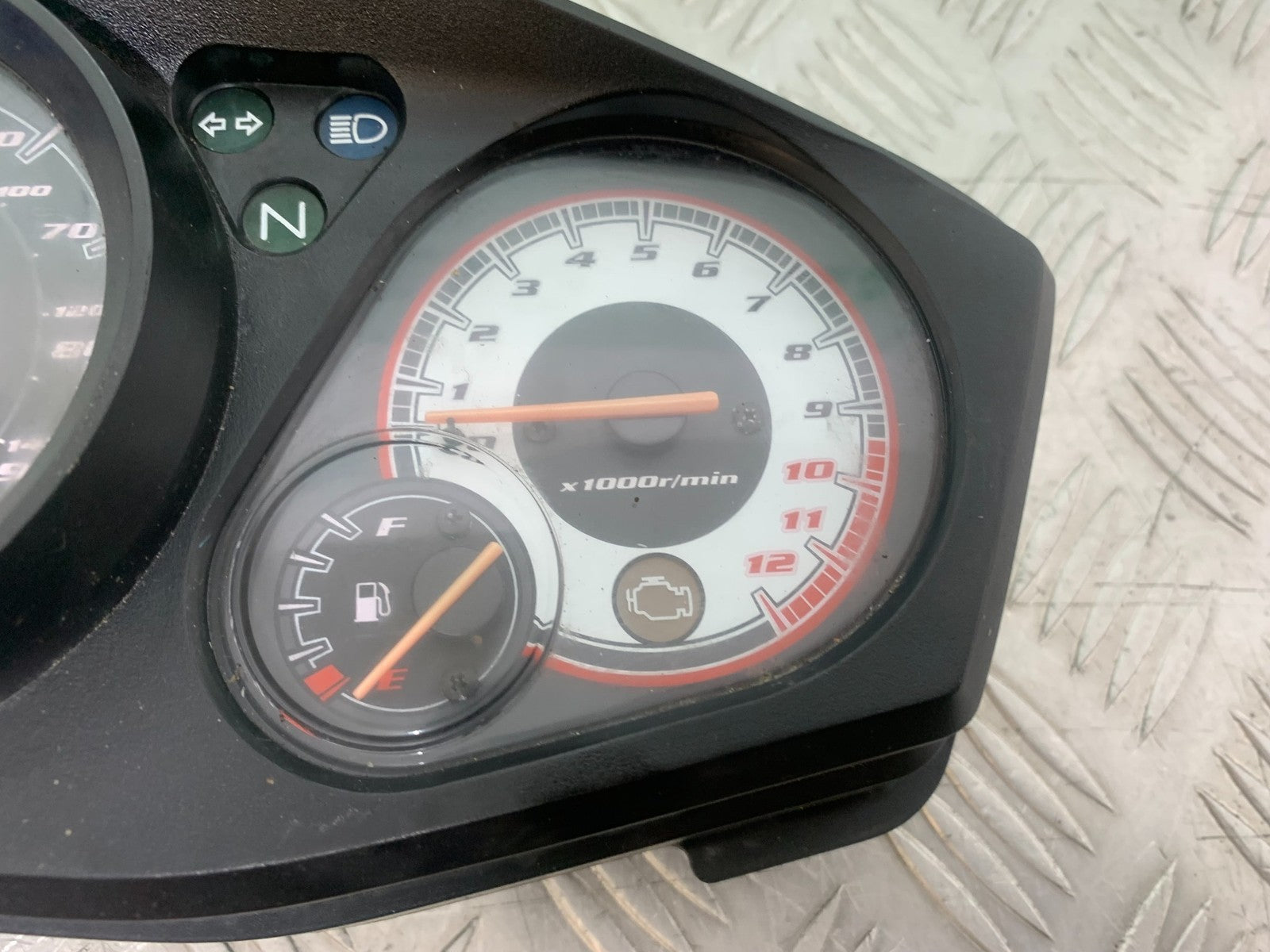 HONDA CBF125 CBF 125 CLOCKS SPEEDO DASH  YEAR 2009-14 (CMB1182)