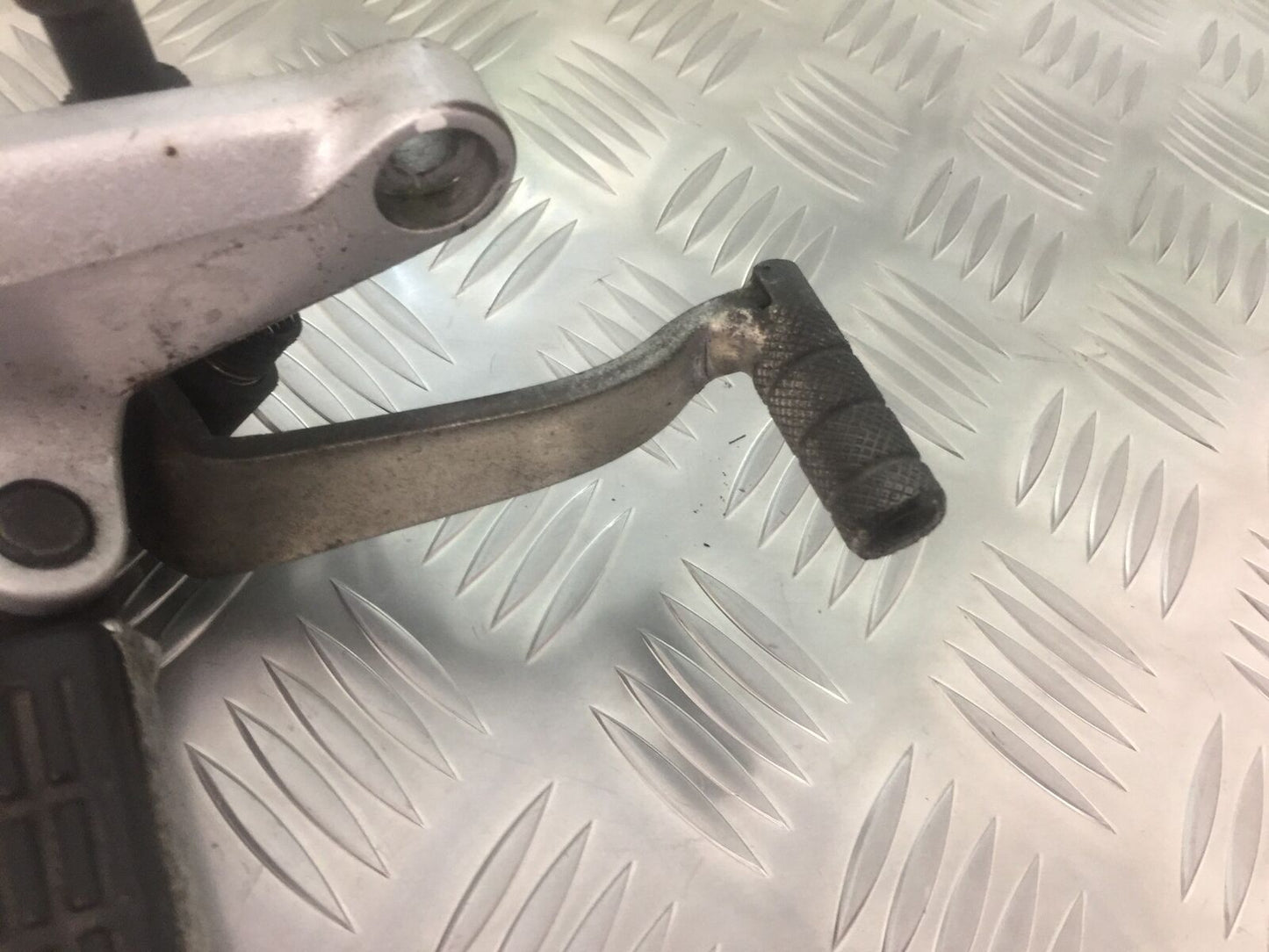 HONDA CBF500 CBF 500 RIGHT HANGER AND PEGS  YEAR 2004-08 (STOCK 917)