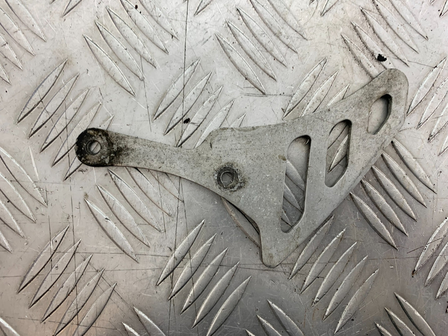 TRIUMPH T509 SPEED TRIPLE REAR SPROCKET COVER YEAR 1997-1998 (CMB1144)
