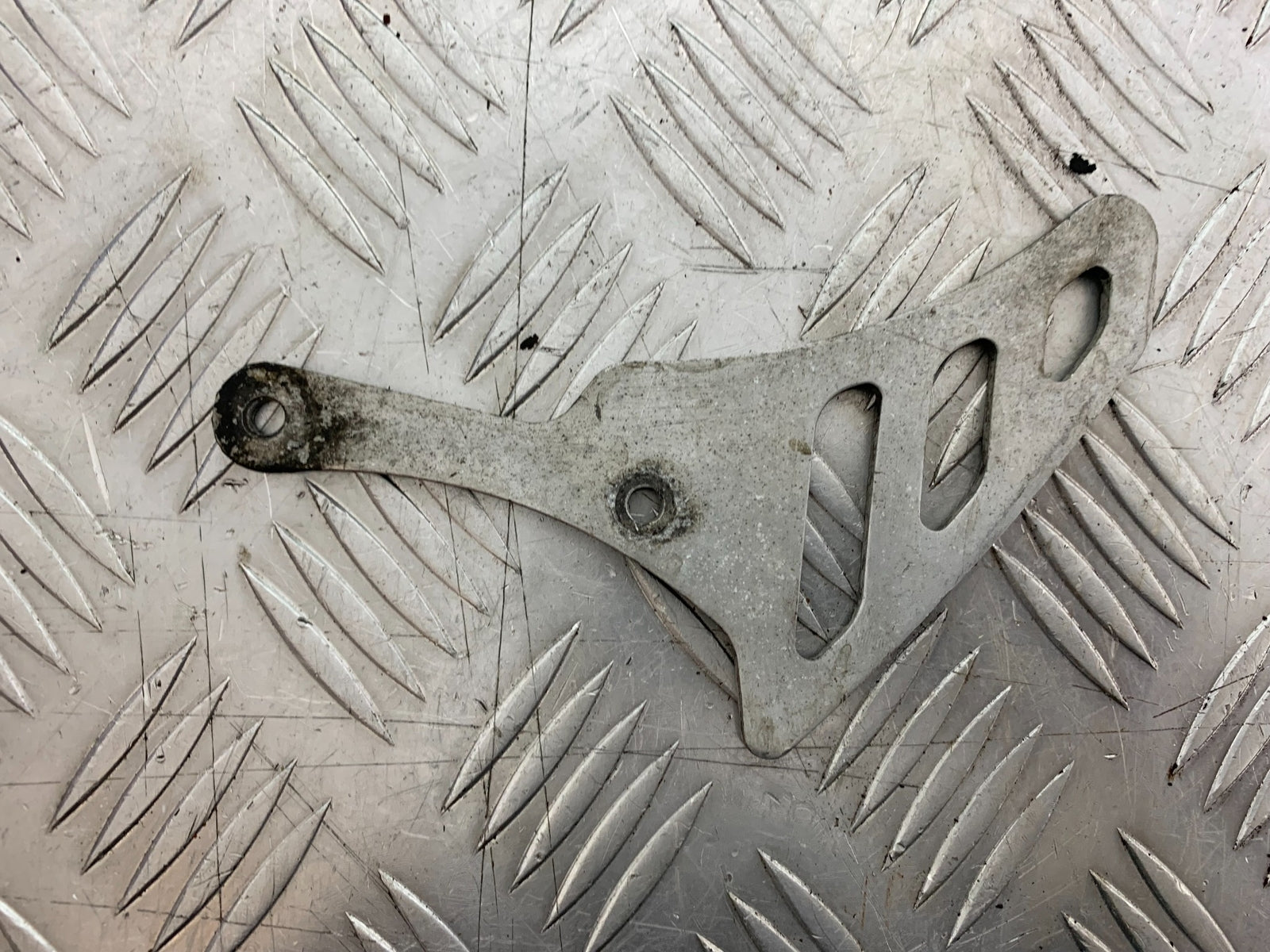 TRIUMPH T509 SPEED TRIPLE REAR SPROCKET COVER YEAR 1997-1998 (CMB1144)