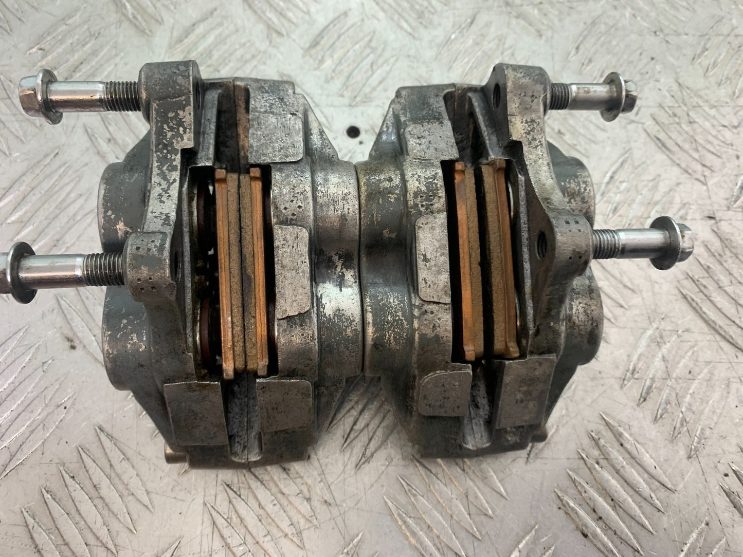 KAWASAKI ZZR1100 D FRONT BRAKE CALIPERS YEAR 1993-2001 (CMB1289)