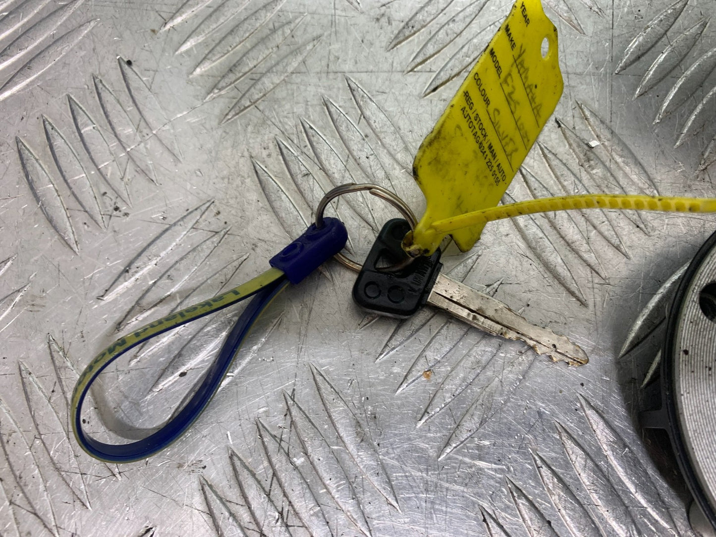 YAMAHA FZS1000 FAZER LOCKS AND KEY  YEAR 2001-05 (CMB1275)