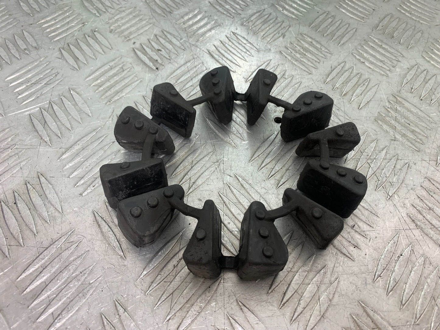 TRIUMPH TIGER 800 XRT CUSH DRIVE RUBBERS   2018-2020 (CMB1193)