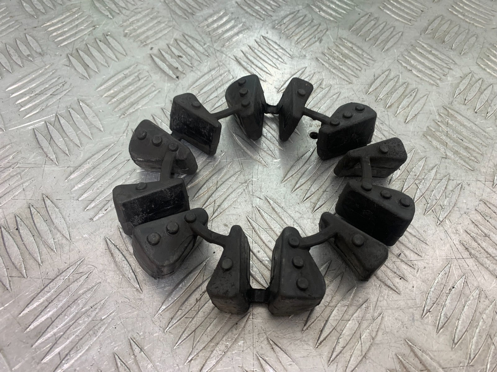 TRIUMPH TIGER 800 XRT CUSH DRIVE RUBBERS   2018-2020 (CMB1193)