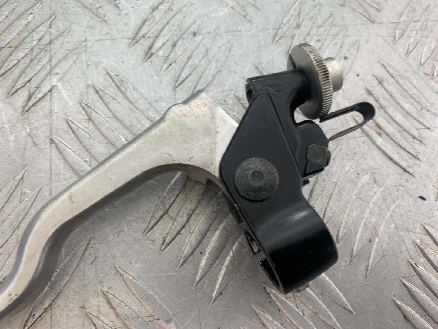 YAMAHA XJ6 XJ6-S CLUTCH LEVER AND BRACKET YEAR 2009-2015  (CMB1212)