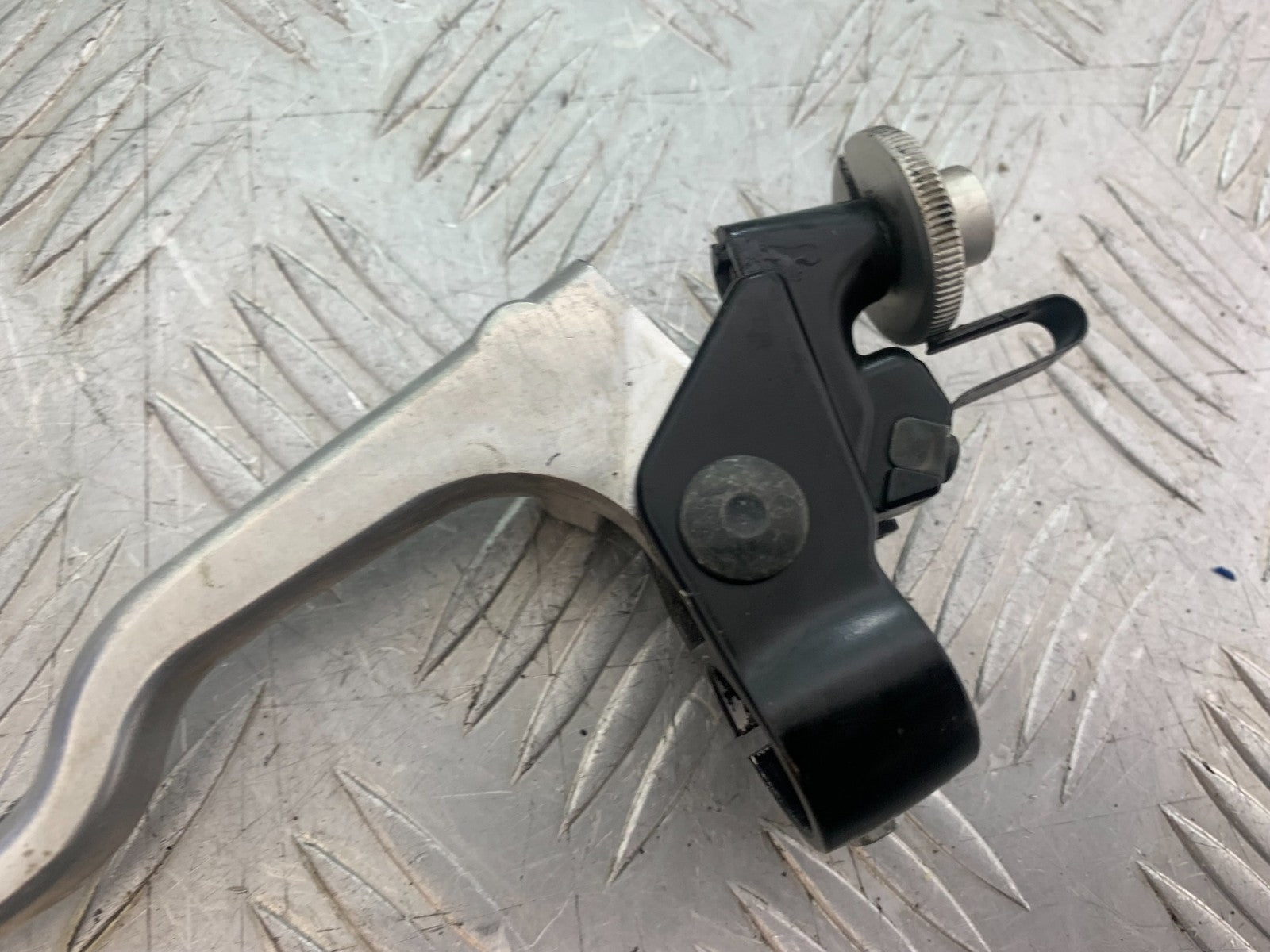 YAMAHA XJ6 XJ6-S CLUTCH LEVER AND BRACKET YEAR 2009-2015  (CMB1212)