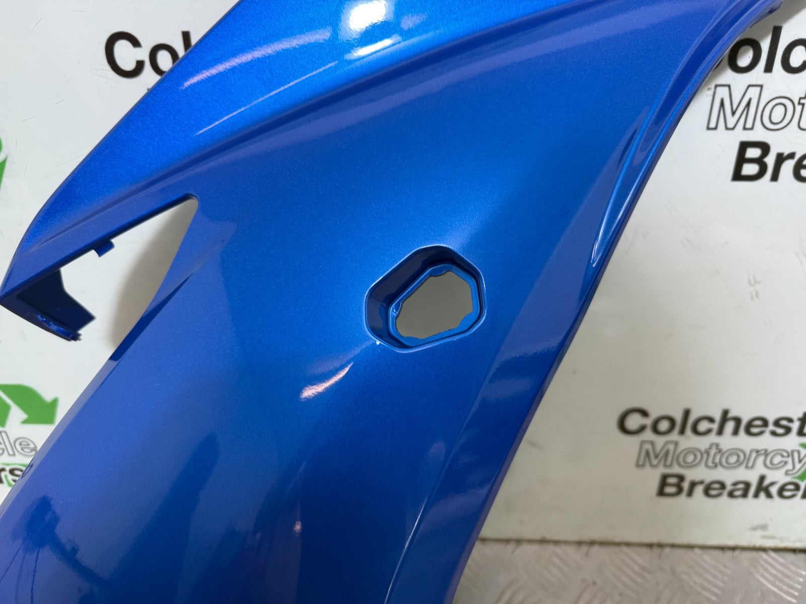 SUZUKI GSXR 125 GSX R125 RIGHT FAIRING PANEL YEAR 2017 - 2023