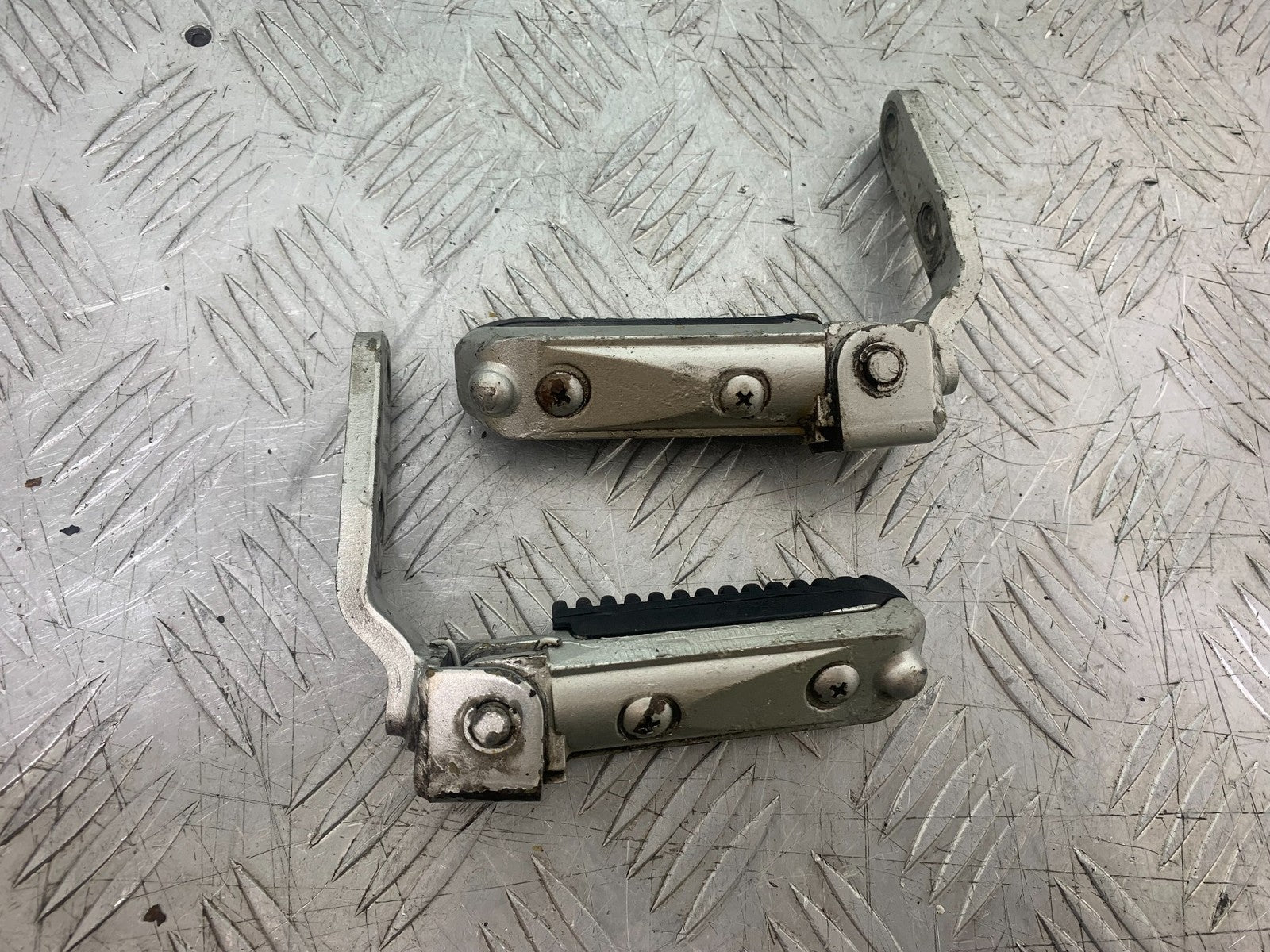 SUZUKI GSX750 INAZUMA FRONT FOOTPEGS  YEAR 1998-2003 (CMB1308)