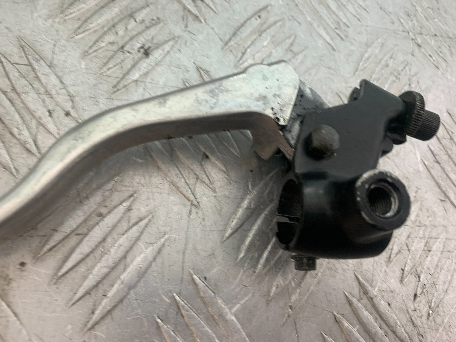 YAMAHA XJ900 XJ 900 DIVERSION CLUTCH LEVER AND BRACKET  YEAR 1994-2002 (CMB1292)